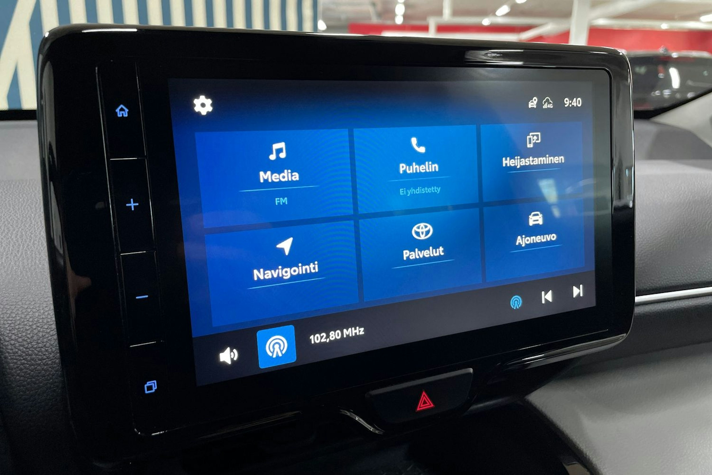 valkoinen Toyota Yaris Cross 2022 kuva 18.