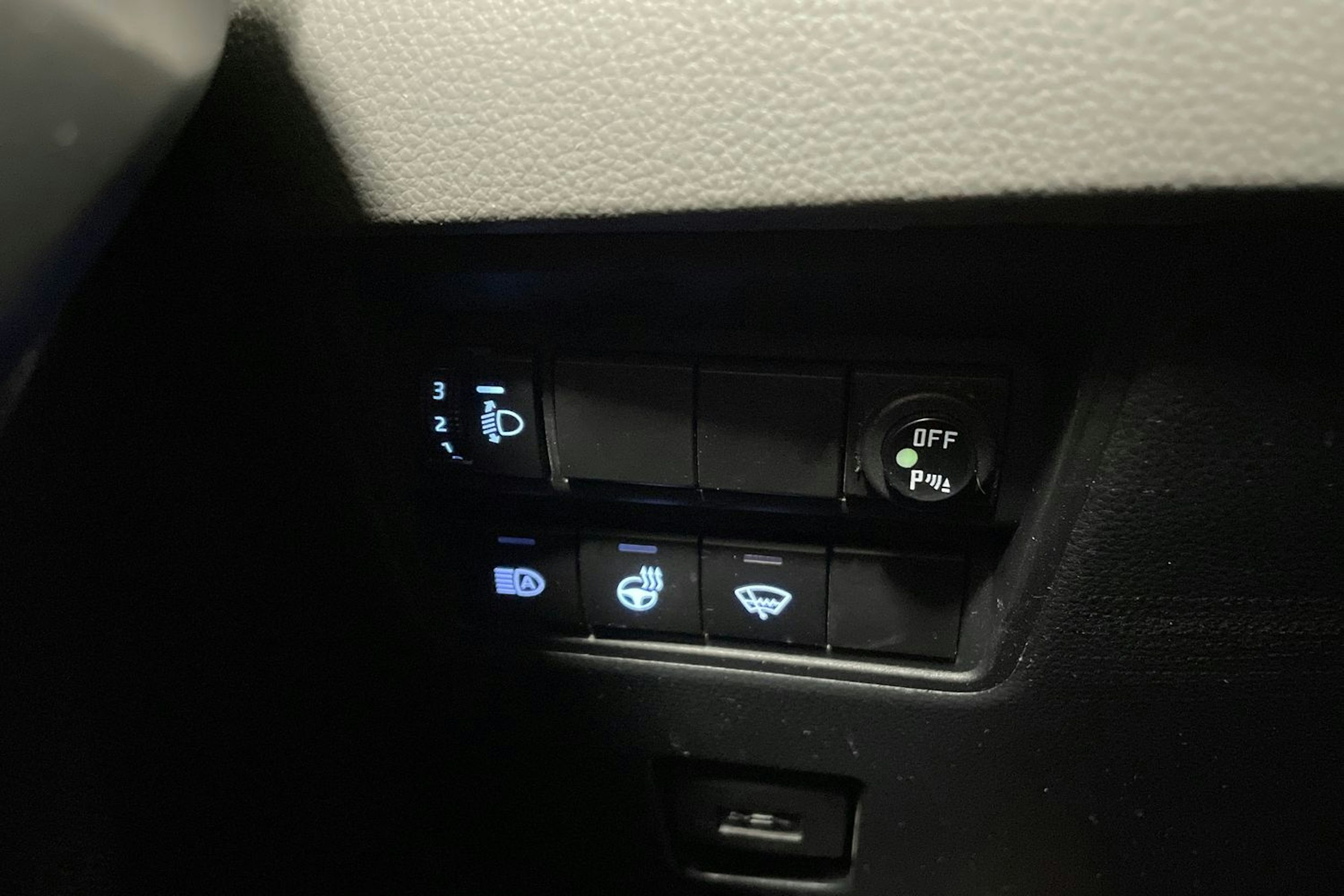valkoinen Toyota Yaris Cross 2022 kuva 22.