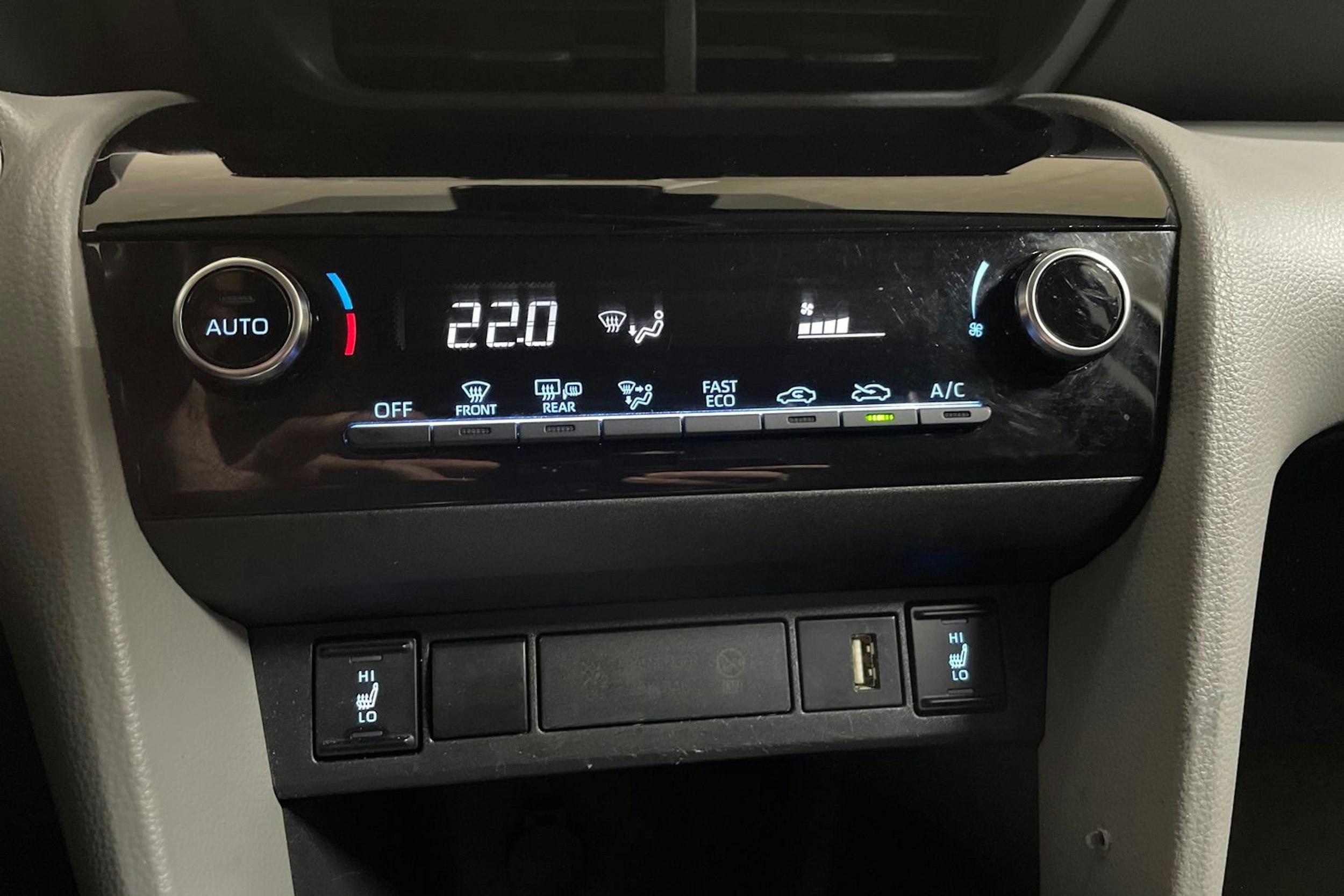 valkoinen Toyota Yaris Cross 2022 kuva 24.