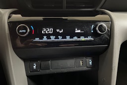 valkoinen Toyota Yaris Cross 2022 kuva 24.