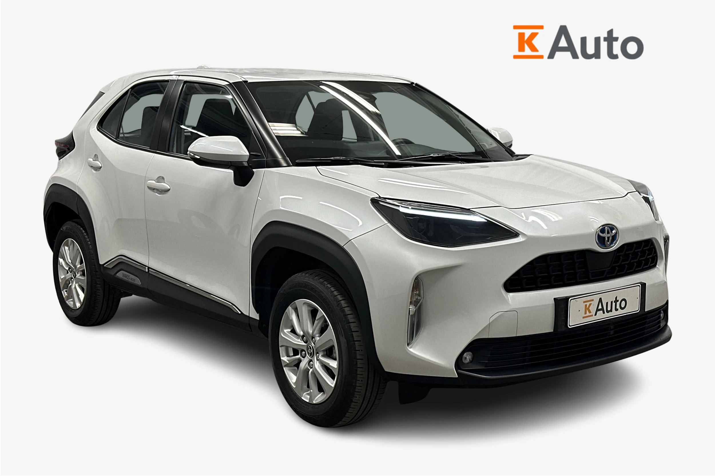 valkoinen Toyota Yaris Cross 2023 kuva 1.