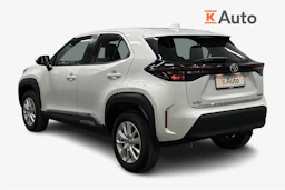 valkoinen Toyota Yaris Cross 2023 kuva 2.
