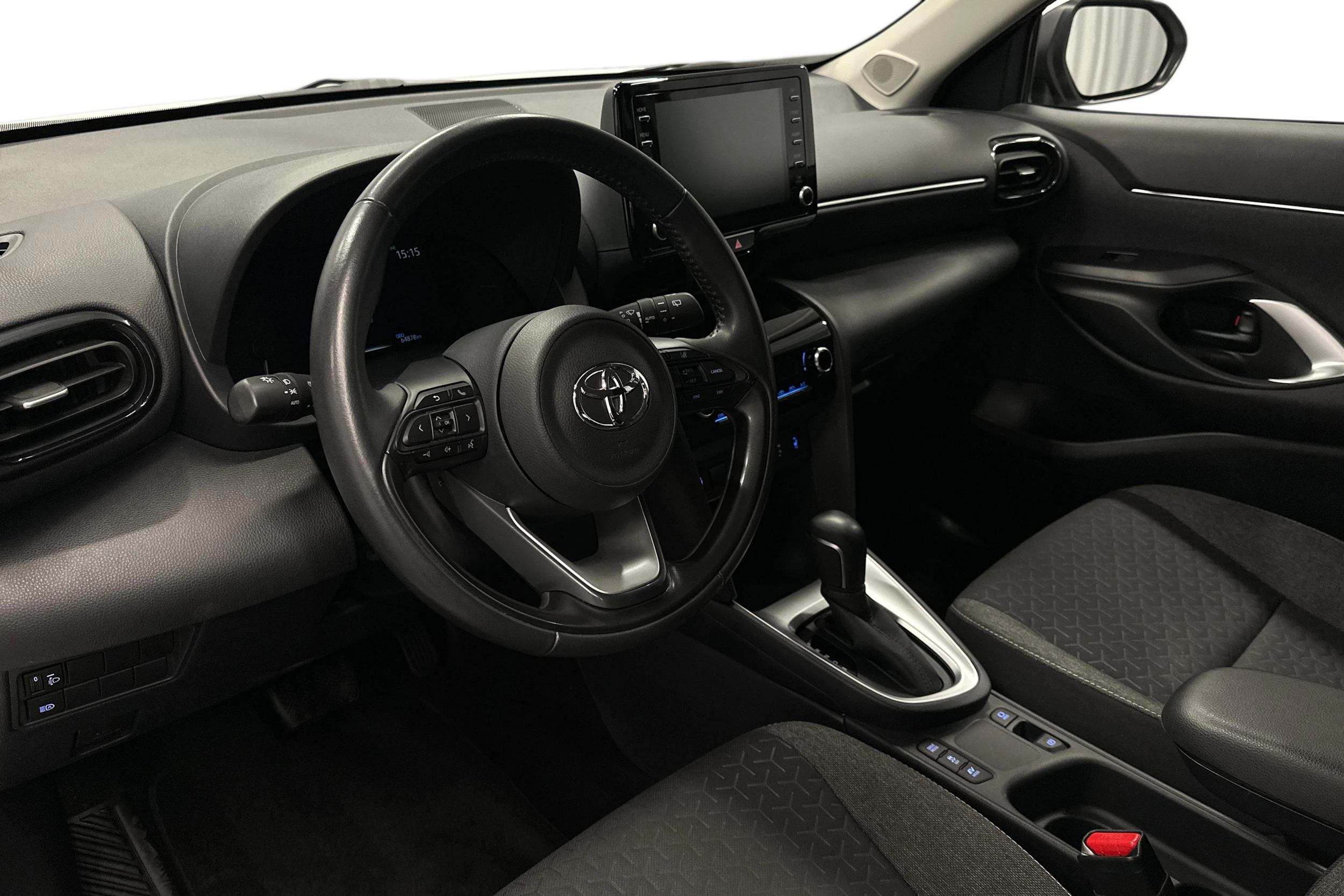 valkoinen Toyota Yaris Cross 2023 kuva 6.