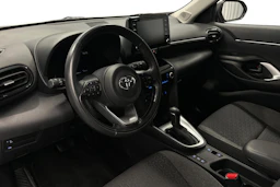 valkoinen Toyota Yaris Cross 2023 kuva 6.