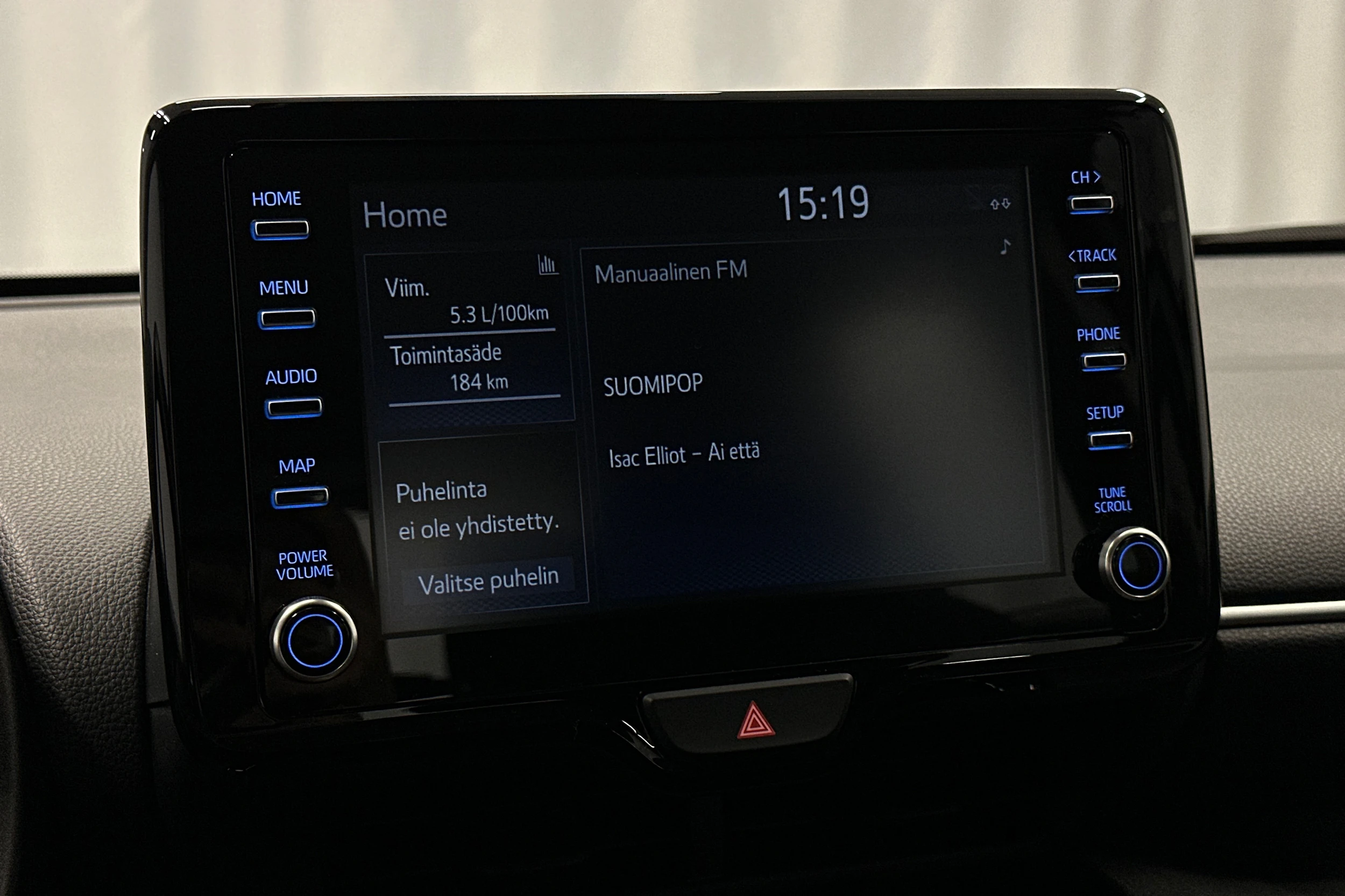 valkoinen Toyota Yaris Cross 2023 kuva 15.