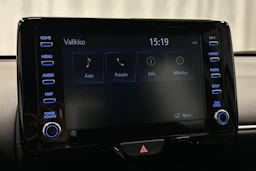 valkoinen Toyota Yaris Cross 2023 kuva 16.