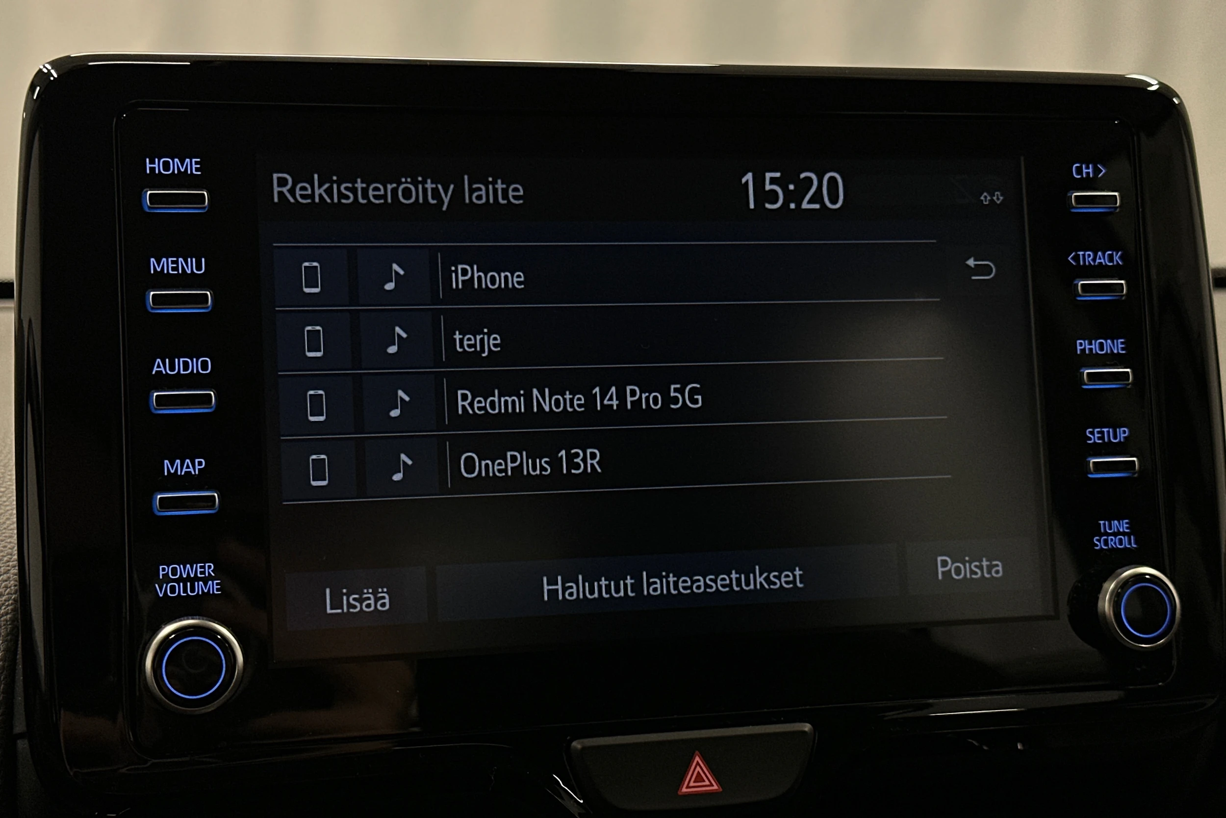 valkoinen Toyota Yaris Cross 2023 kuva 18.