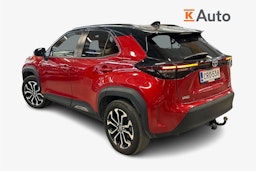 punainen Toyota Yaris Cross 2023 kuva 2.