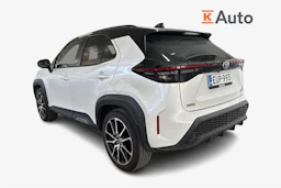 Valkoinen Toyota Yaris Cross 2023 kuva 2.