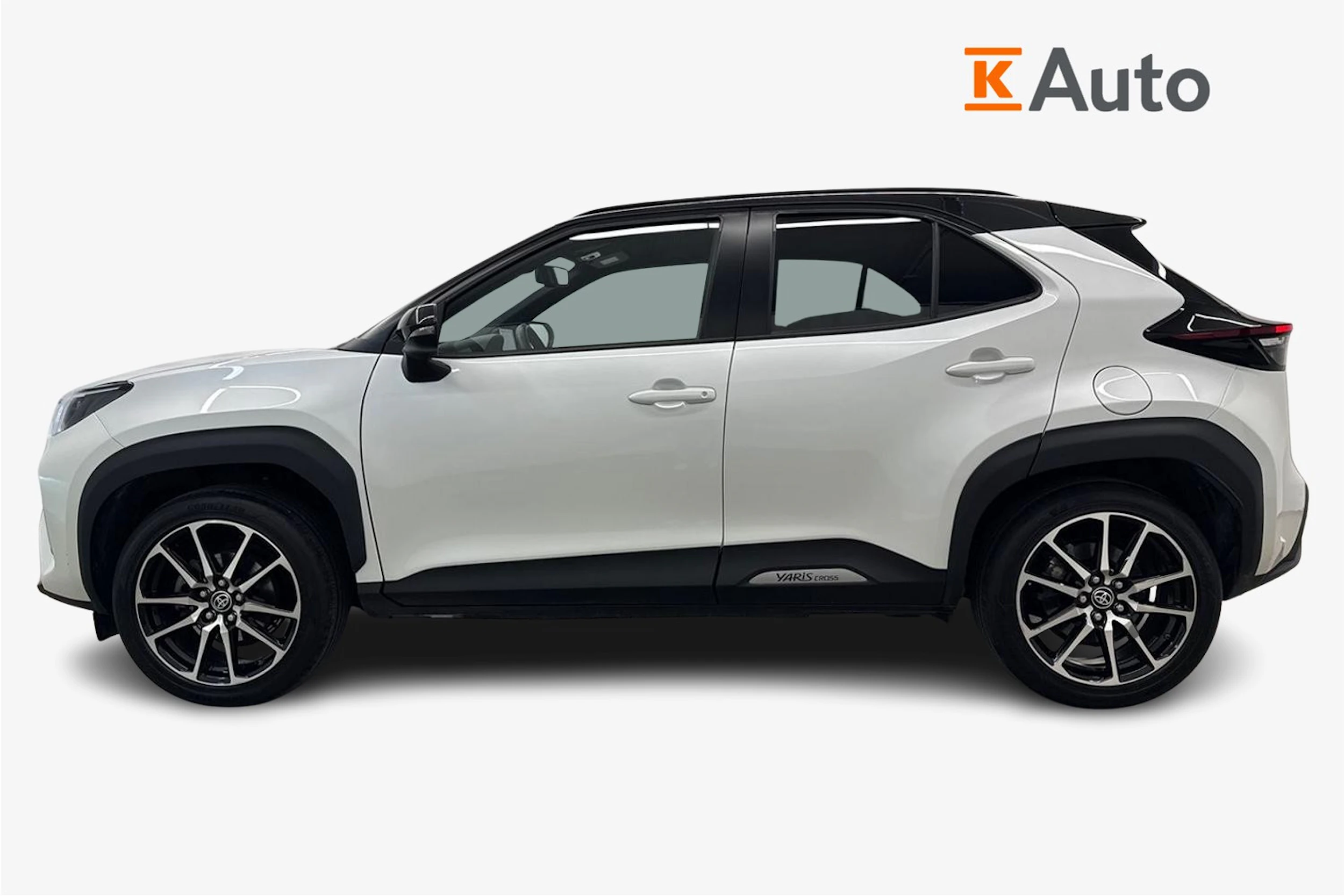 Valkoinen Toyota Yaris Cross 2023 kuva 7.