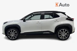 Valkoinen Toyota Yaris Cross 2023 kuva 7.