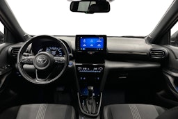 harmaa Toyota Yaris Cross 2023 kuva 9.