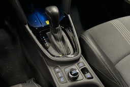 harmaa Toyota Yaris Cross 2023 kuva 21.