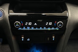 harmaa Toyota Yaris Cross 2023 kuva 23.