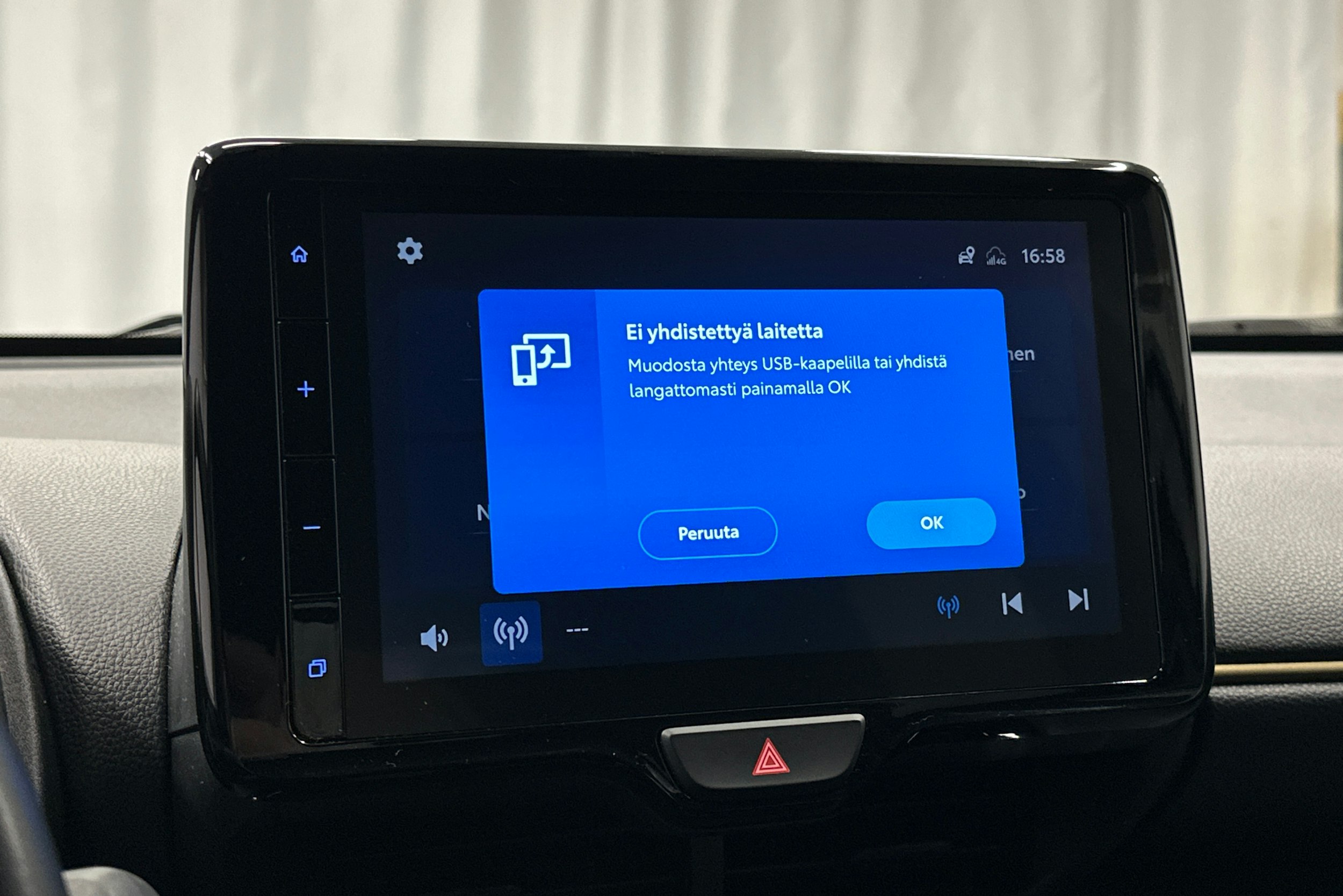 harmaa Toyota Yaris Cross 2023 kuva 25.