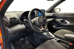 oranssi Toyota Yaris Cross 2023 kuva 3.