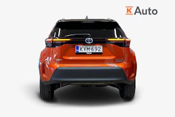 oranssi Toyota Yaris Cross 2023 kuva 4.