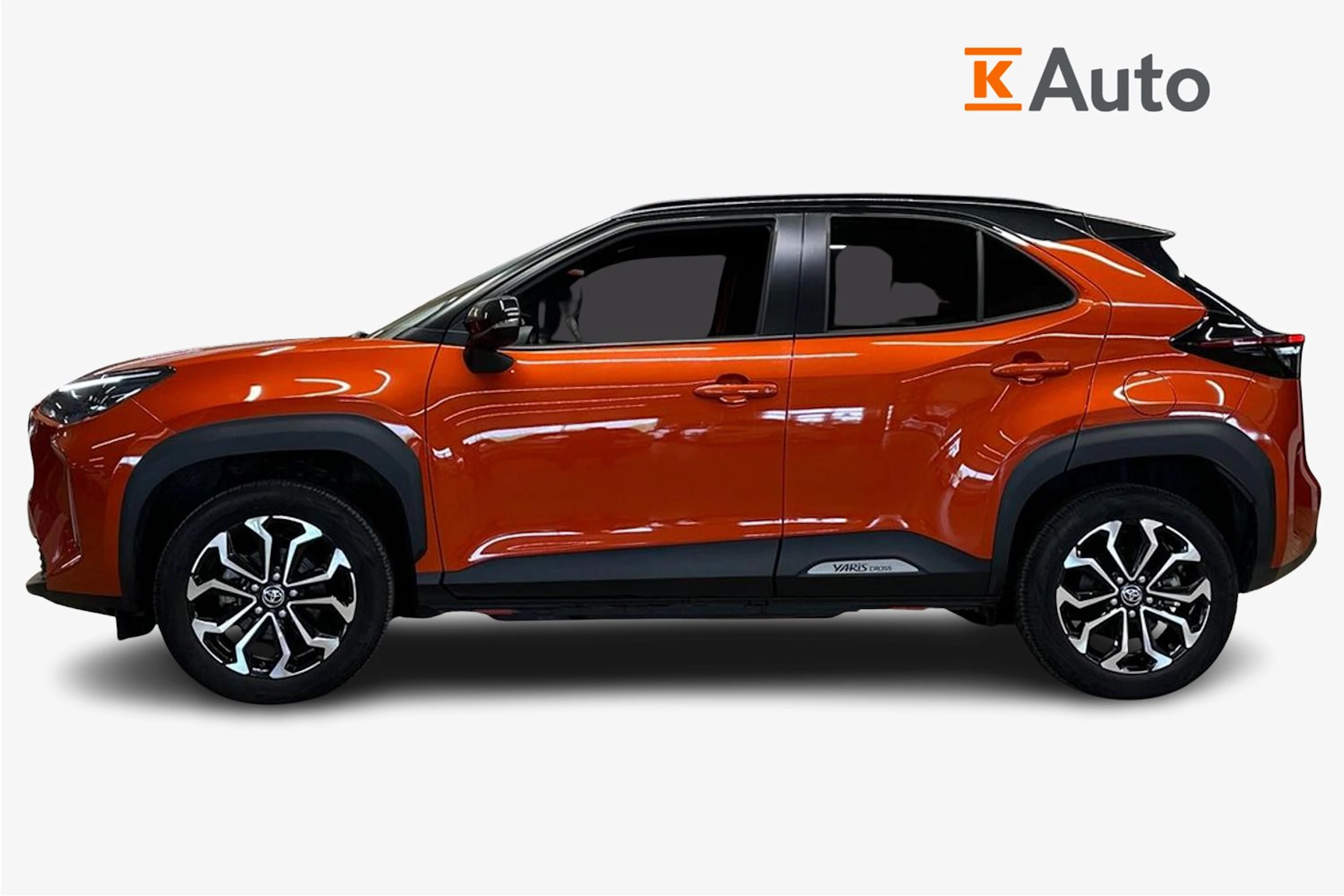 oranssi Toyota Yaris Cross 2023 kuva 7.