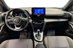 oranssi Toyota Yaris Cross 2023 kuva 9.