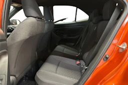 oranssi Toyota Yaris Cross 2023 kuva 11.