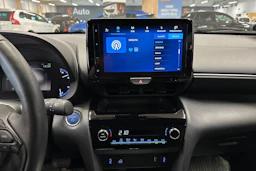 oranssi Toyota Yaris Cross 2023 kuva 19.