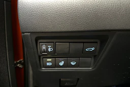 oranssi Toyota Yaris Cross 2023 kuva 26.