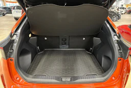 oranssi Toyota Yaris Cross 2023 kuva 28.