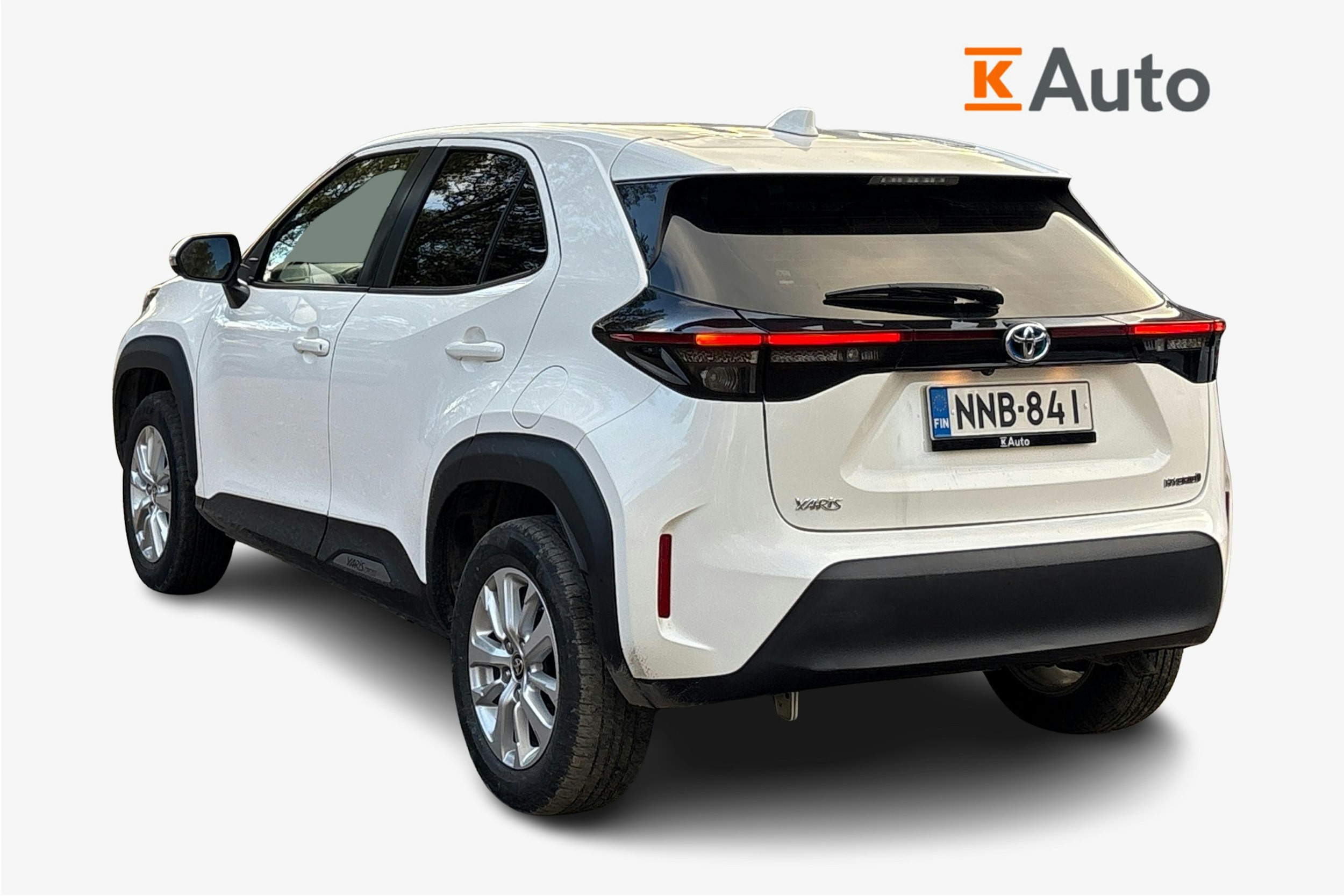 valkoinen Toyota Yaris Cross 2023 kuva 2.