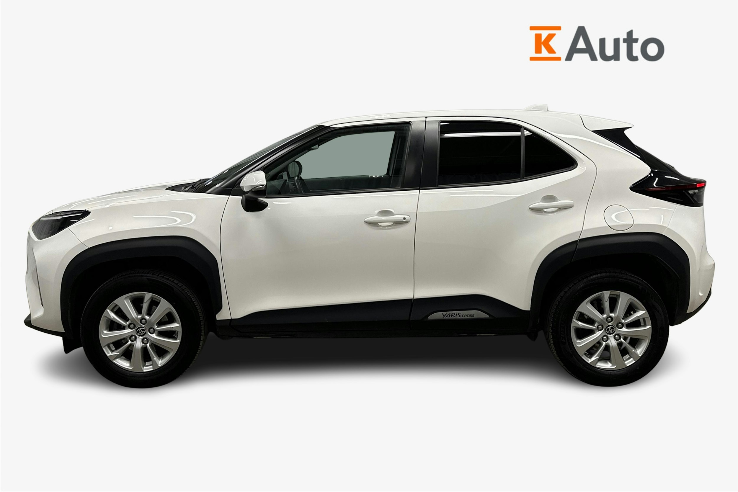 valkoinen Toyota Yaris Cross 2023 kuva 6.