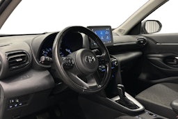 valkoinen Toyota Yaris Cross 2023 kuva 7.