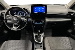valkoinen Toyota Yaris Cross 2023 kuva 9.
