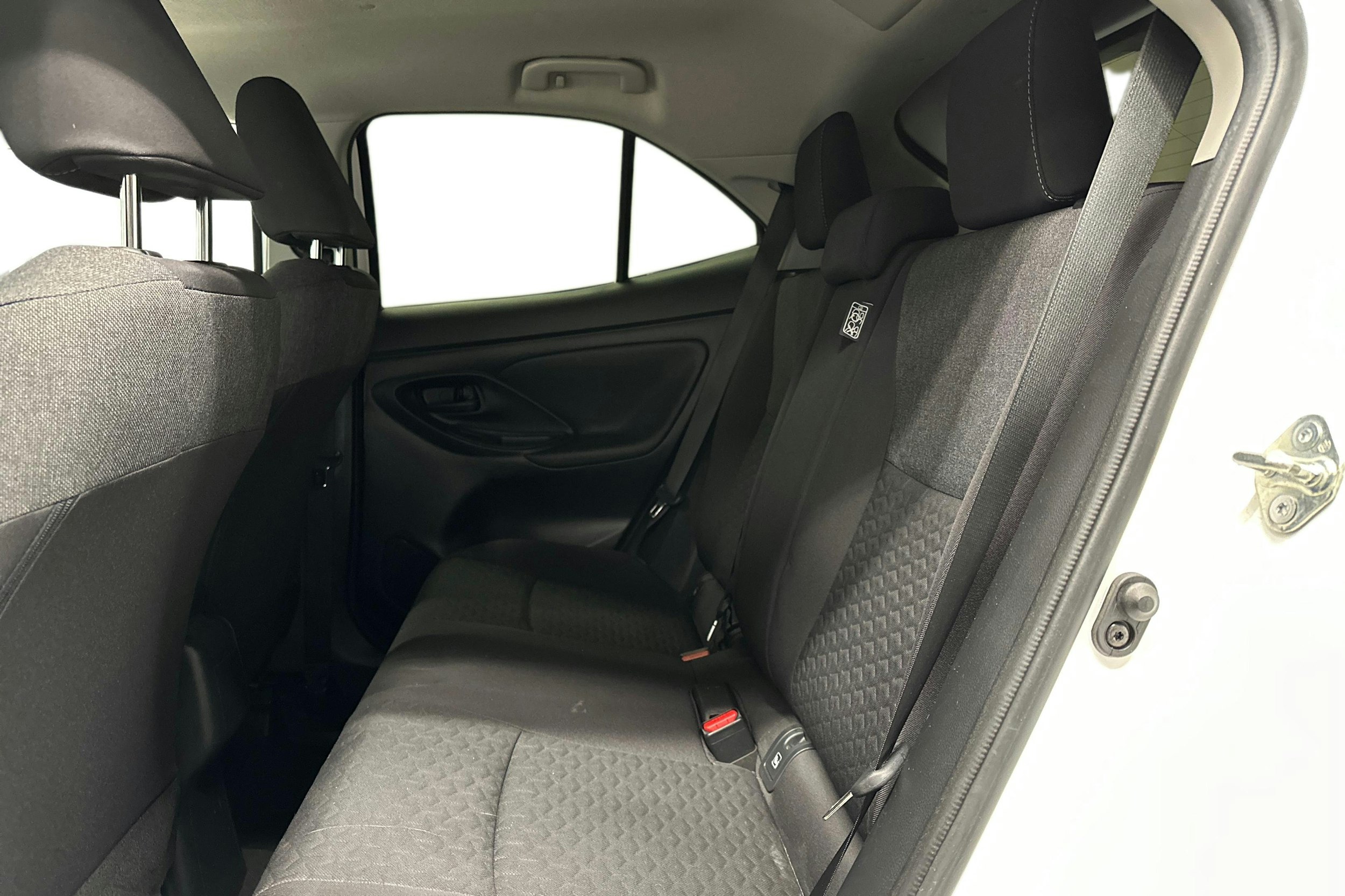 valkoinen Toyota Yaris Cross 2023 kuva 10.