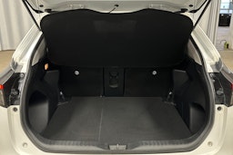valkoinen Toyota Yaris Cross 2023 kuva 14.