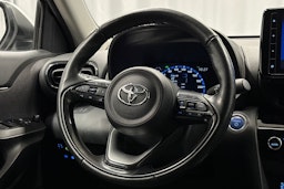 valkoinen Toyota Yaris Cross 2023 kuva 16.