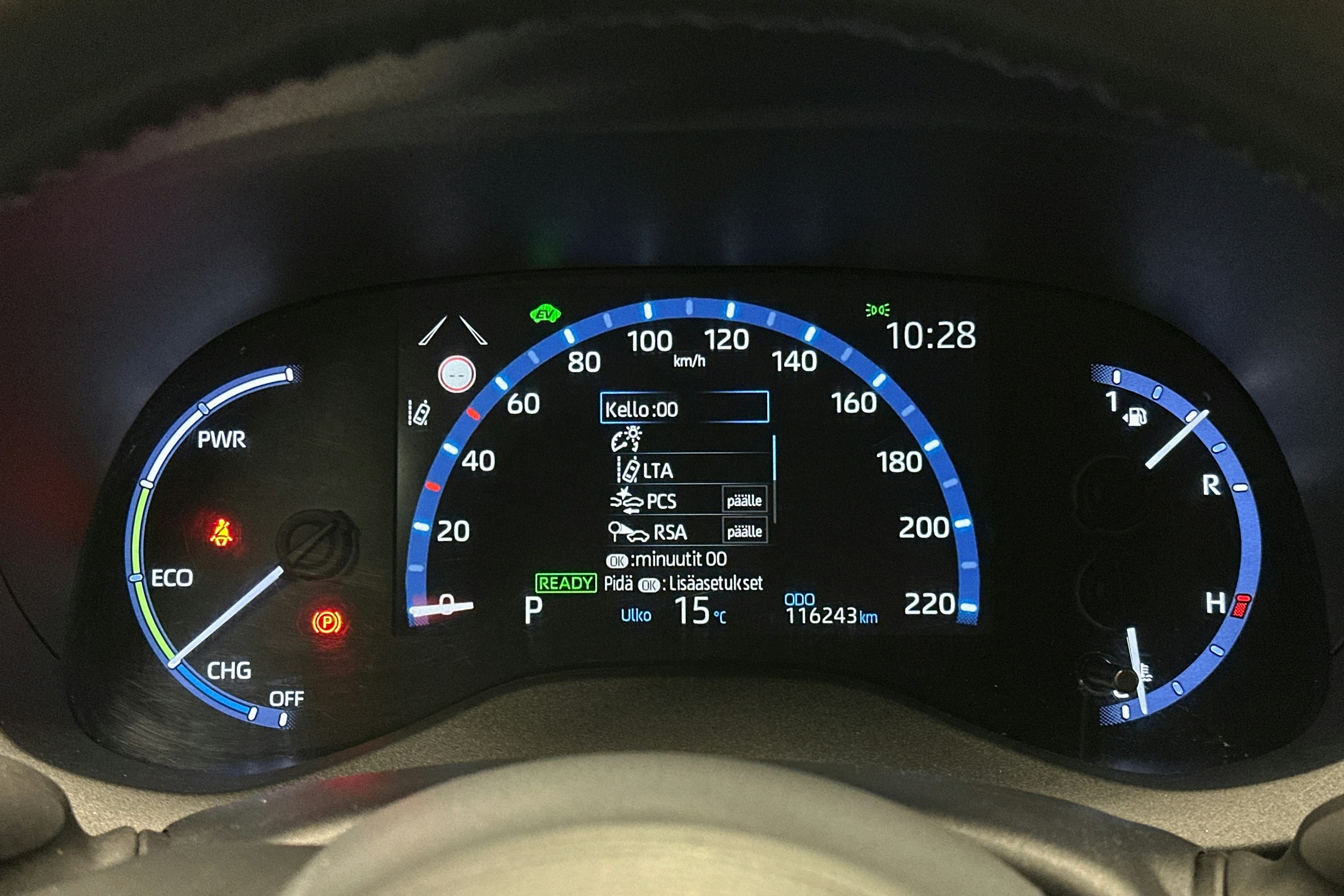 valkoinen Toyota Yaris Cross 2023 kuva 18.