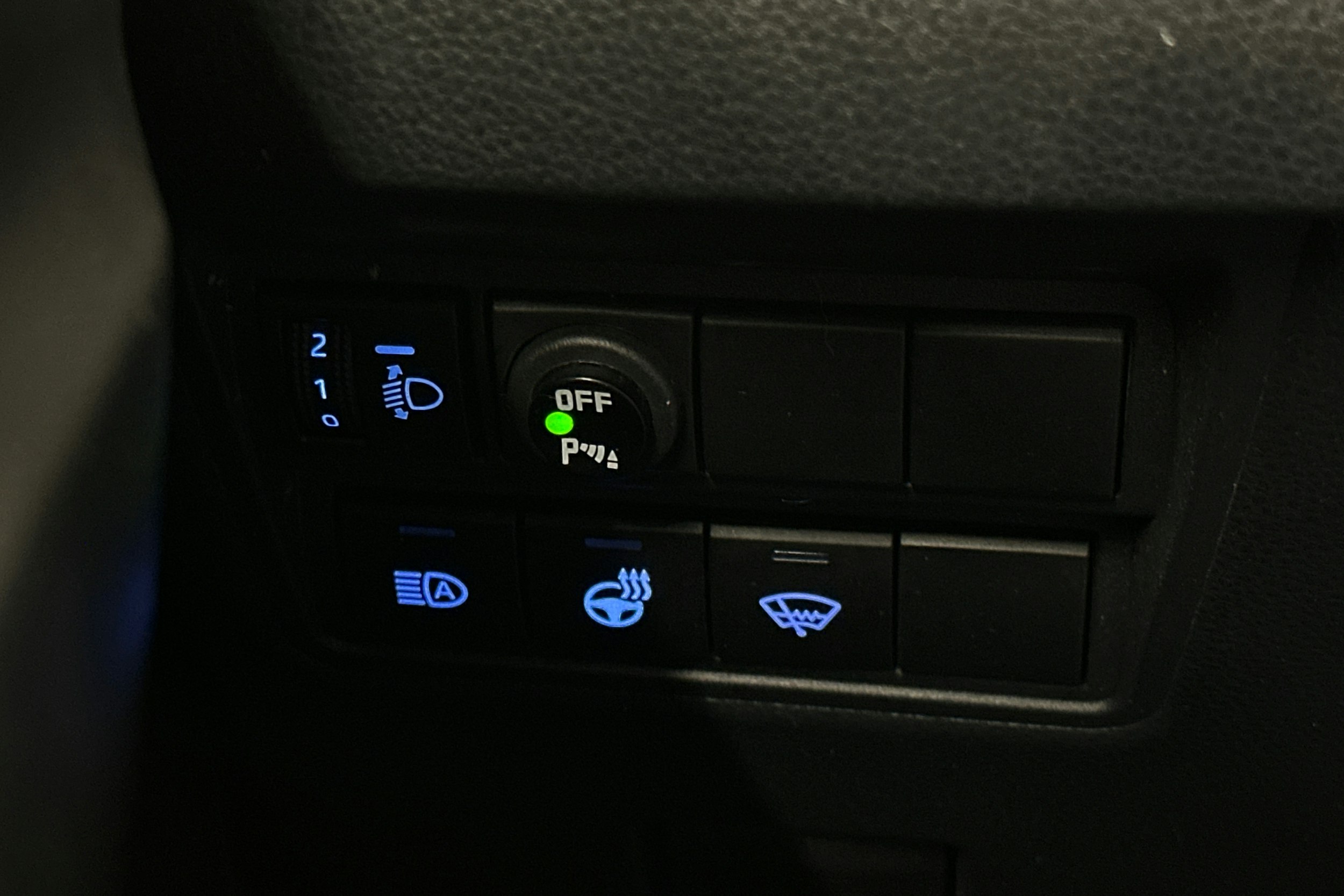 valkoinen Toyota Yaris Cross 2023 kuva 21.