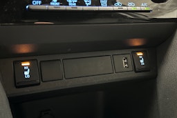 valkoinen Toyota Yaris Cross 2023 kuva 22.