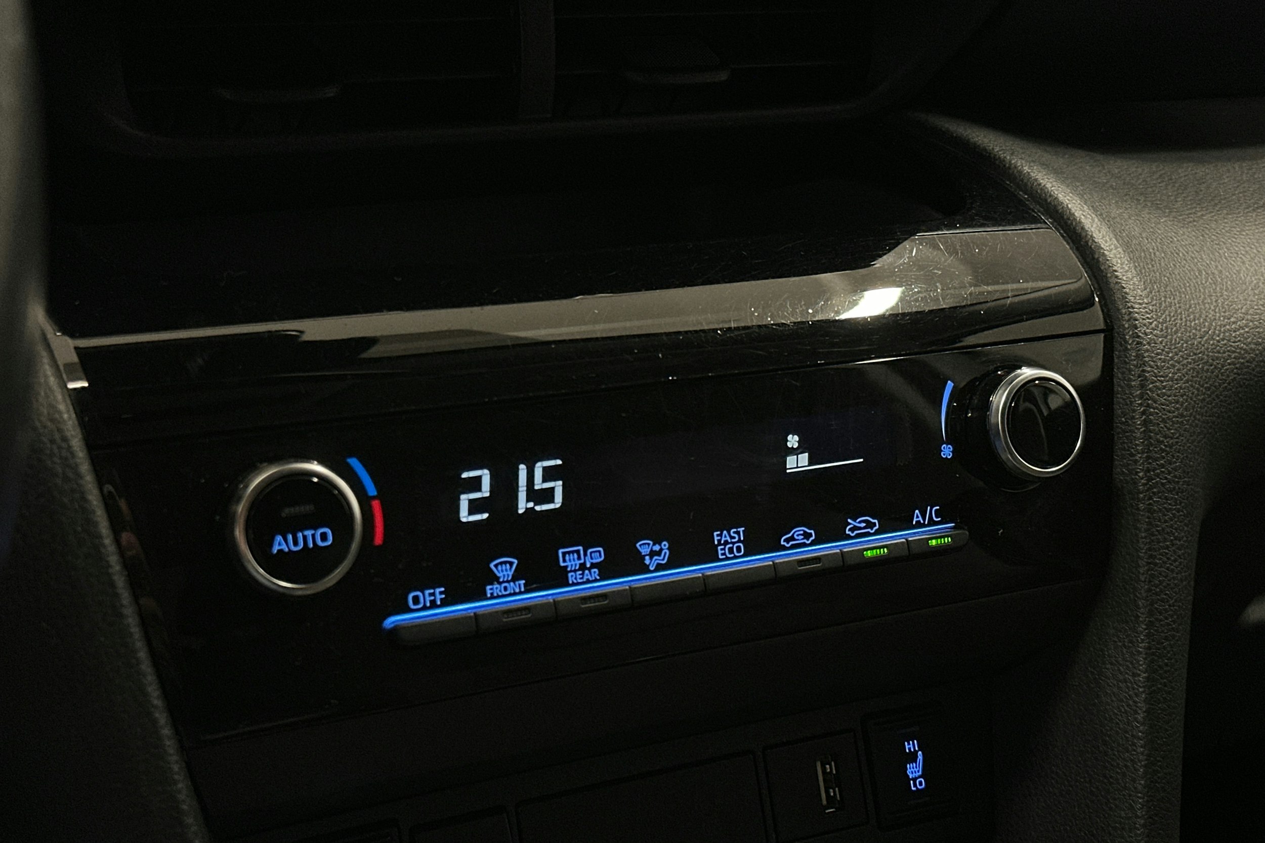 valkoinen Toyota Yaris Cross 2023 kuva 23.