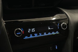 valkoinen Toyota Yaris Cross 2023 kuva 23.