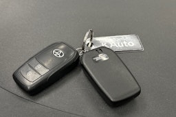 valkoinen Toyota Yaris Cross 2023 kuva 27.