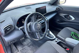 Oranssi Toyota Yaris Cross 2023 kuva 3.