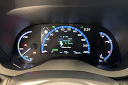 Oranssi Toyota Yaris Cross 2023 kuva 11.