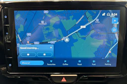 Oranssi Toyota Yaris Cross 2023 kuva 14.