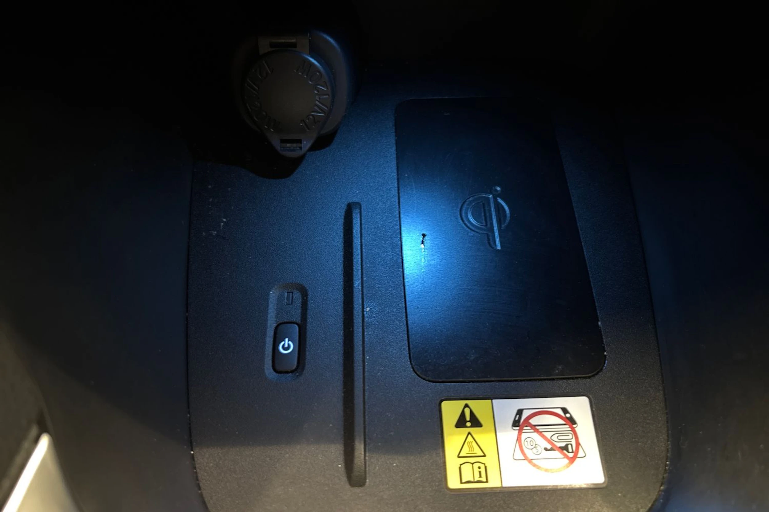 Oranssi Toyota Yaris Cross 2023 kuva 16.