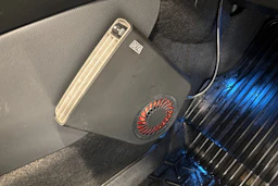 Oranssi Toyota Yaris Cross 2023 kuva 22.