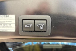 Oranssi Toyota Yaris Cross 2023 kuva 23.