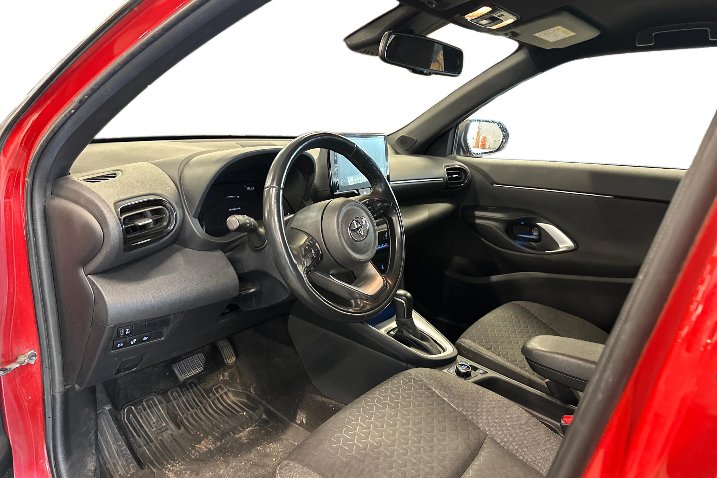 punainen Toyota Yaris Cross 2023 kuva 3.