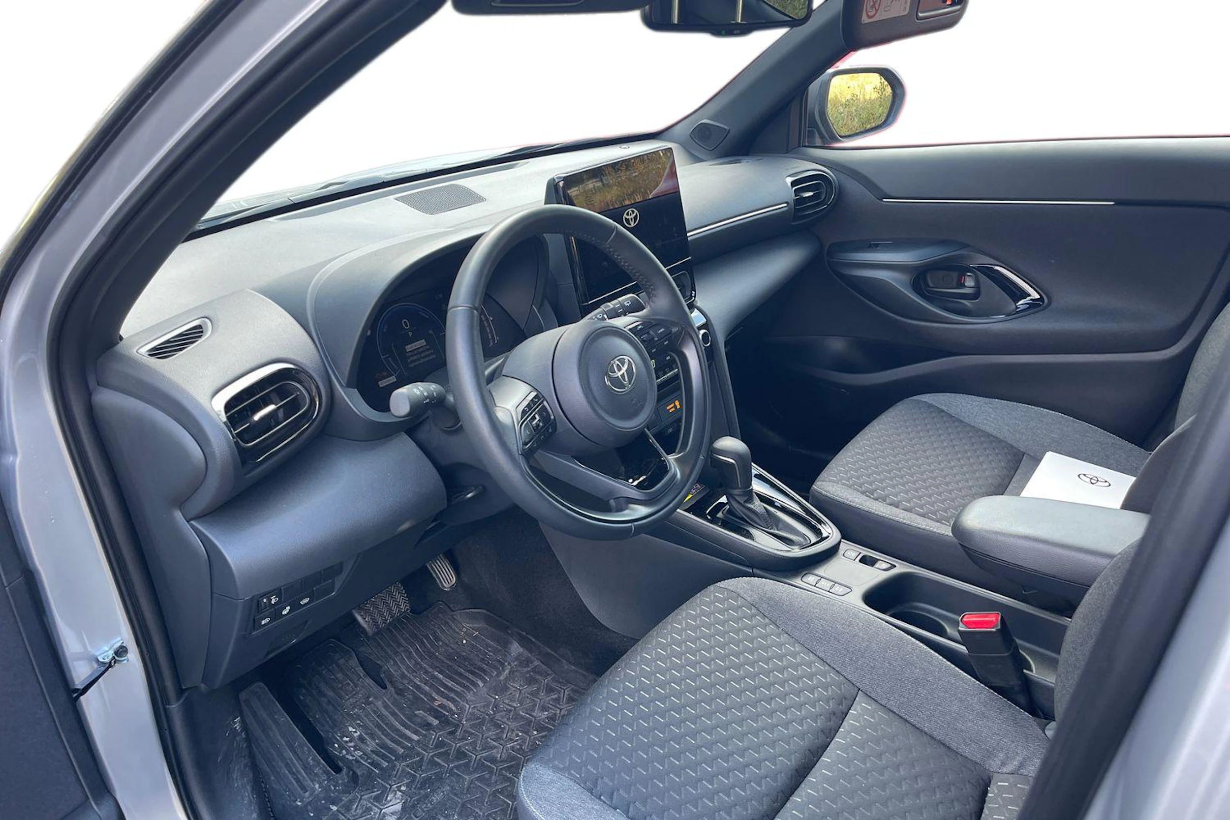 hopea Toyota Yaris Cross 2025 kuva 3.