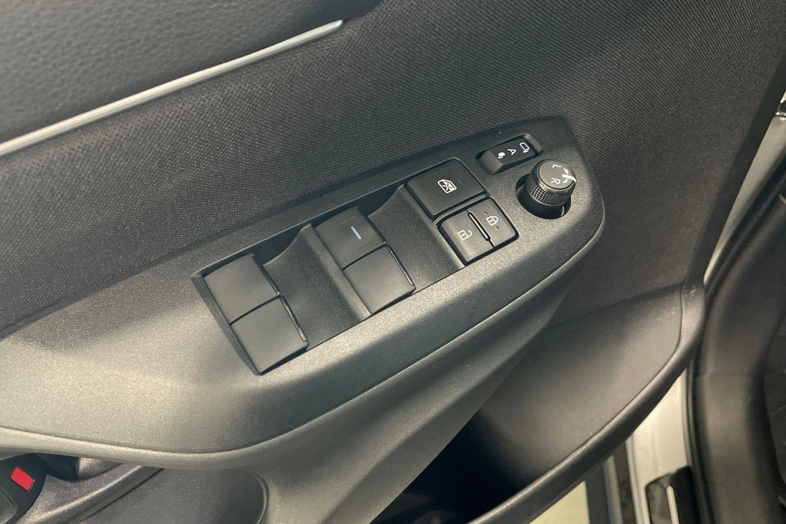 hopea Toyota Yaris Cross 2025 kuva 23.