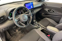 Valkoinen Toyota Yaris Cross 2025 kuva 3.